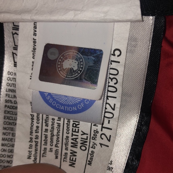 Red Canada goose jacket - Picture 4 of 5